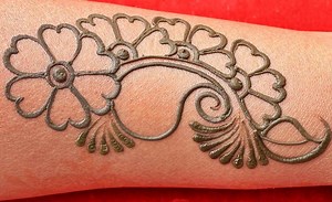 9.6M views · 40K reactions | Easy & Simple Arabic Mehndi Design殺 | Amisha Arts | Facebook