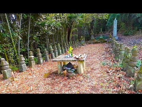 【 岡山県の女軍の墓がある常山城】その当時の石垣や屋根瓦が残る《廃墟探索》