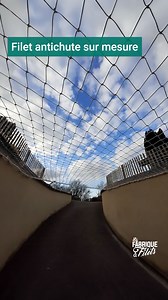 Besoin d'une protection de chantier ? Découvrez le filet antichute 100% sur mesure ✅👷 Nos filets antichute pour hommes conforment à la norme EN 1263-1 sont parfaitement adaptés pour stopper les chutes accidentelles de personnes. Posé horizontalement, le filet antichute protège efficacement vos chantier en sur toiture, pont, au-dessus d'un bassin, etc. Je découvre l'antichute 👉 https://www.fabrique-a-filets.com/104-filets-anti-chute-homme #FabriqueAFilets #SecuritéChantier #Antichute #Protectio