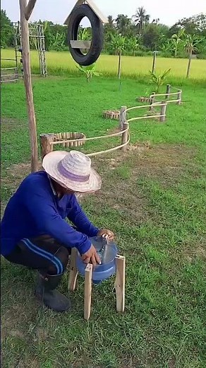 กระถางดอกไม้จากถังพลาสติก #DIYถังน้ำพลาสติก #ไอเดียทำกระถางดอกไม้ #garden #bamboo1 #wood #carpentry