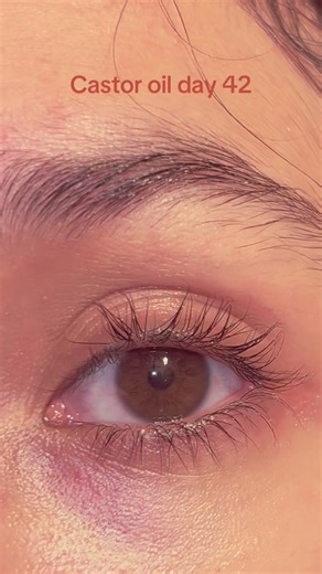 Achieve Full Lush Lashes with Castor Oil