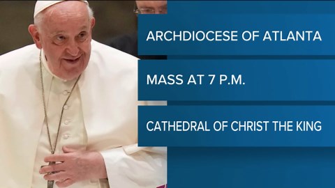 Mourners pay homage to Pope Francis