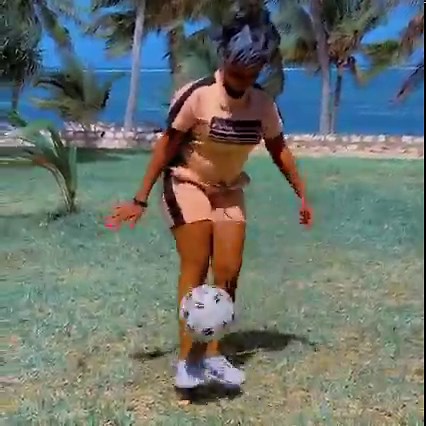 10K views · 802 reactions | Your Dj is multi talented  Who’s in for a challenge?? Na btw kupepeta in English? | Deejay Lisney | Facebook