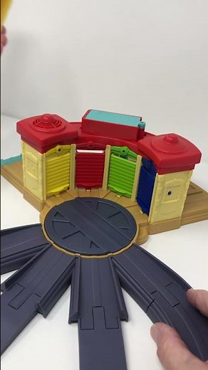 Chuggington Launch & Go roundhouse train track