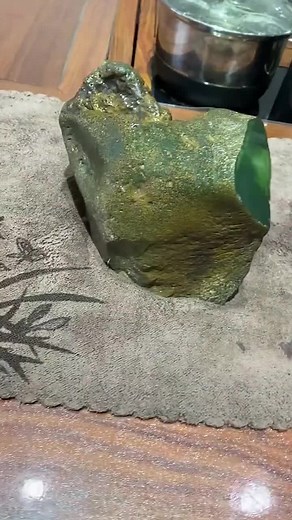 Guess how much I spent on getting this material.🤓#jade #chinesejade1 #jwellerybusiness #jadematerial #jwellerymaterials #jwellery