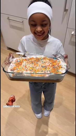 #Cardi B & Her Daughter Kulture Made A Fruity Pebbles Cake ♥️ #motheranddaughter #family #familytime #offset #baking #cooking | Bangy Shorts