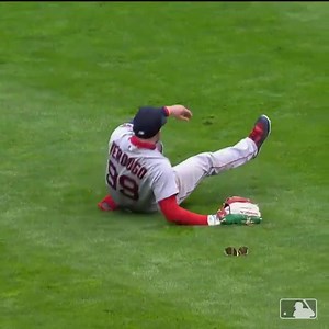 366K views · 154 shares | From one Red Sox to another. Big Papi recognizing Verdugo's BIG day.  via Boston Red Sox | La Vida Baseball | Facebook