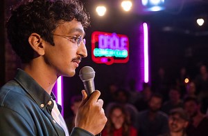 Drôle (Netflix) : ces humoristes derrière les sketchs de la série de Fanny Herrero (Dix pour cent) | Télé 7 Jours