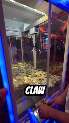 He won $1,000 from a claw machine on his first try 😲
