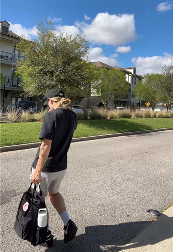 DIY Clothes Rack: Simple & Stylish