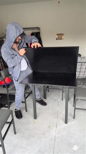 🍴Our lease is ending, and this gorgeous Dining Table Set for 4 has to GO! 🚚💨 Whether you’ve got a cozy apartment or a compact dining nook — this set fits perfectly! ✨ Extendable design – fold it out when guests arrive, tuck it in when space is tight. ✨ Strong metal frame MDF board – sturdy, stylish, built to last. ✨ Soft cushioned chairs – dine in comfort every single night. ✨ Space-saving magic – perfect for apartments, studios, and family homes. Normally these cost way more, but we’re clear