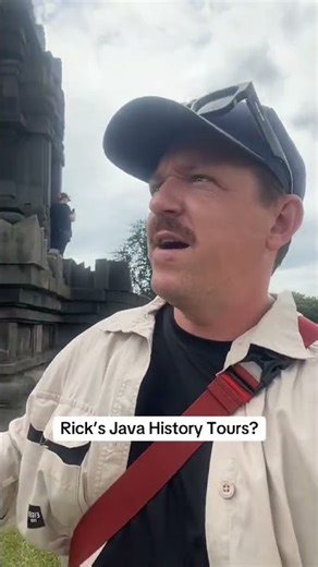 Volcano next to Prambanan Temple.. pretty close!