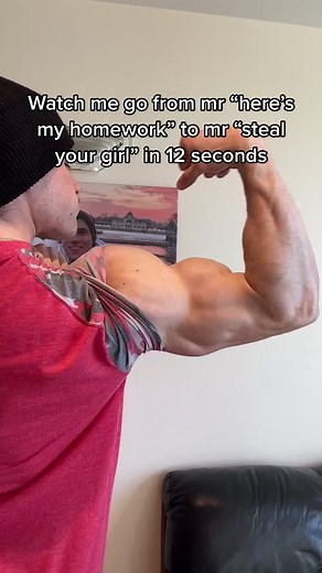 Wait for it 💪😱 #bicep #flex #bodybuilder #johnhuges #perfectmatch #pictureday