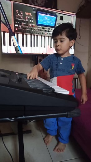 El pianista de la casa 😍 | Robinson Jimenez