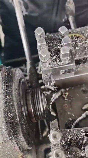 The process of making a lathe on an iron ball very neatly#youtubeshorts #trending