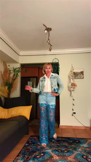 Golden queen (@goldensuperqueen)’s videos with original sound - Golden queen