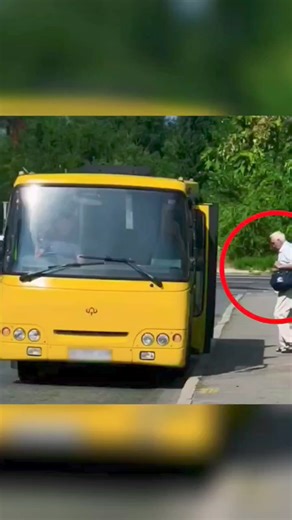 2.5M views · 135K reactions | Kind hearted biker helped the old man to entered the bus  #kindness #biker #oldman #busdriver #story #storytime #help #helping #usa #usareels | Bin Yeami | Facebook