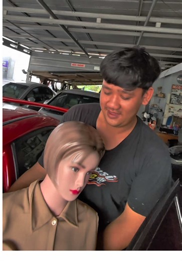 Prank Manekin Mobil yang Bikin Ngakak