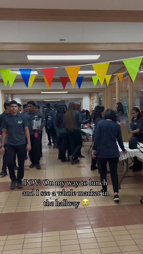 ND’s Students Market🛒🛍️ #ndclassof2024 #ndseniors #ndknights