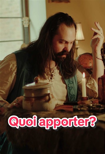 Tout le monde pense à apporter une épée à Bicolline… ⚔️ Mais après une première Grande Bataille, il y a trois objets auxquels je ne partirais plus jamais sans. Le plus drôle, c’est qu’aucun n’a vraiment rapport avec le combat. Ils racontent plutôt comment les gens vivent, socialisent et accomplissent des quêtes dans cet univers. Est-ce que j’en ai oublié un indispensable? 👀 #Bicolline #GrandeBataille #LARP #GN #renfaire