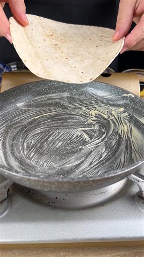 Breakfast tortilla with eggs: quick easy healthy recipe | Super Recipes