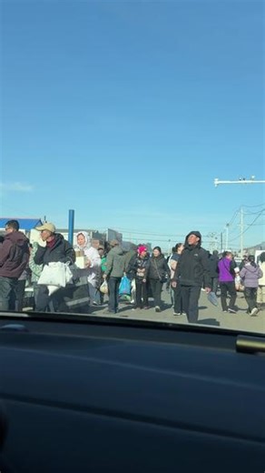 姐上街了，想吃什么给姐说，姐给你买，超过五块的就算了，姐不喜欢太物质的@（hshshdh @YiJILAo‘