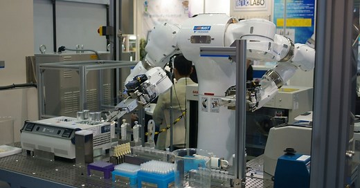 Flexible Japanese robot could replace human lab assistants using 3D ‘virtual lab bench’