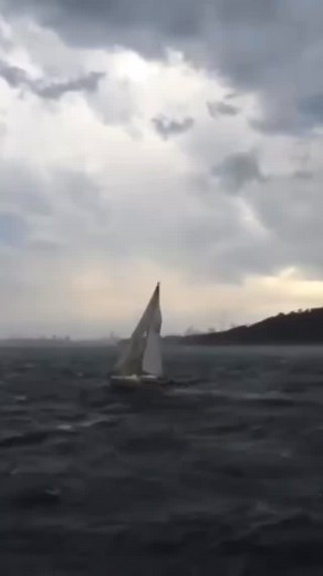 20K views · 56 reactions | Oh noo !!! #sailinglife⛵️ #sailingboat #storm #sailboats #crash #strongwind #wind #danger #baddays #sailboats⛵️ | Sail Republic | Facebook