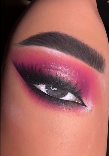 Creative Makeup Transformations You’ll Love