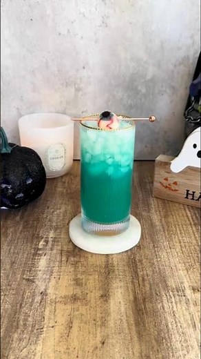 Hocus Pocus Potion Halloween Cocktail Everyone will love