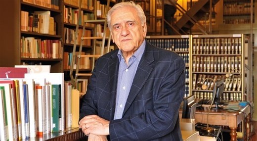 Francesco Sabatini, il linguista 92enne dona 10mila libri all'Università di Chieti: "Atto di una generosità commovente"