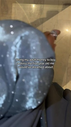 DÏA luxury abayas made in UAE ✨🇦🇪🖤 on Instagram: "We don’t even notice that our childhood dreams came true 🥹 Baghdad abaya dress is the shining star 🌟 It is hand made and tailored to your specific measurements. DM us for orders and inquiries"