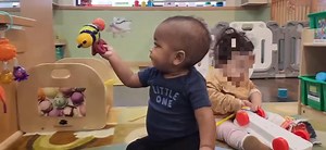💛 Infant Playtime Joy 💛 Today our sweet infant had the cutest time exploring a colorful rattle! He shook it, watched it sparkle, and listened to all the fun sounds it made—it clearly made him so proud! We love seeing our babies discover the world—one tiny rattle shake at a time. 🧸✨ #DiscoveryPointBethelview #daycare #InfantPlay #EarlyLearning #ChildDevelopment #TinyMilestones #DaycareLife #DiscoveryPoint #GrowingHappyHearts #SensoryPlay | Discovery Point Bethelview