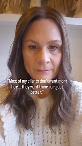 If you’ve ever worried that a hair topper might look obvious, feel heavy, or not feel like you you’re not alone. Most women I work with don’t want “more hair,” they want their hair to look like it used to. That’s why natural density matters. The right topper should blend seamlessly, add gentle volume, and move just like your own hair, without anyone ever knowing it’s there. Mello Hair Toppers are designed for women who want subtle fullness, not dramatic change. Thinking about a hair topper? Book