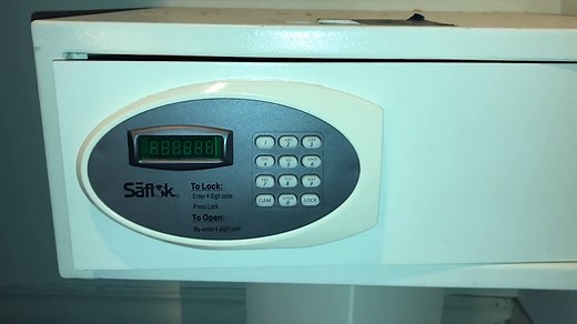 How secure is the safe in your hotel? Expert exposes major fault