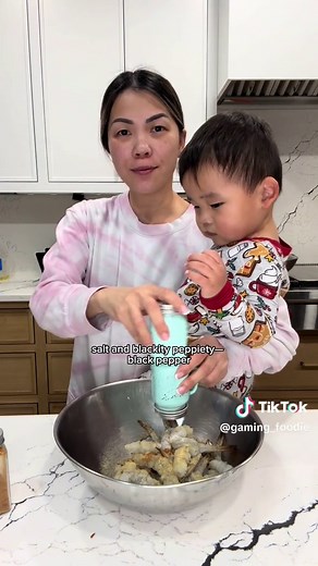 Delicious Firecracker Shrimp Recipe with Sweet and Spicy Dipping Sauce