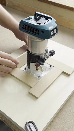 3.8K views · 2.7K reactions | Floating Router Table #woodworking #diy #asmr #jig #fblifestyle | Linwood Sanders | Facebook