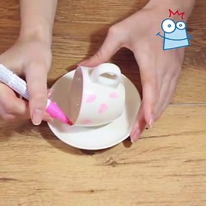 How lovely would this DIY Bird feeder look in your garden?  A fun...