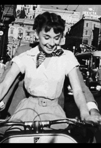 oh to just spend a day with someone in rome 💔💔 #foryou #audreyhepburn #audreyhepburn #couple #relationship