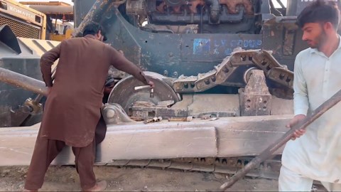 Master the CAT Excavator Bushes & Seals Replacement