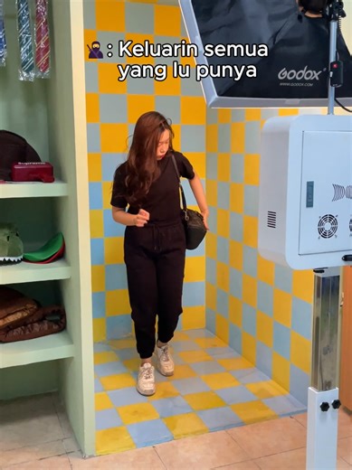 Disuruh serahin semua yang kita punya… Eh malah nyerahin cerita hidup 🥲 Kalau yang nyerahin foto bagus Ya Adorable Creative Studio jagonya. Buka SETIAP HARI🤩 Weekday 08.00 - 17.00 WIB Weekend 10.00 – 20.00 WIB Google Maps : Adorable Creative Studio Samping Pollux Mall & Nuanza Hotel Cikarang Barat QnA & Reservasi : 0822-1111-5762 Pricelist di link Bio yah✨ #AdorableCreativeStudio #StudioPhoto #StudioPhotoBekasi #StudioPhotoCikarang #studiophotokarawang