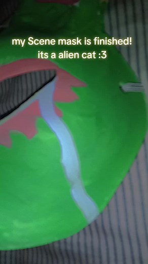 Alien Cat Scene Mask Unveiled!