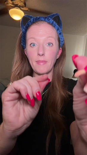 Effortless Press-On Nail Removal with Curvlife Glue Remover