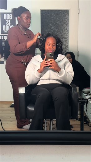 Yes yall heard it right, VIRGIN HAIR! Virgin Hair that lasts🥇 Install by @Rorossalon #extensions #hairtok #haarverlängerung #luxuryhair #ivourysluxuryhair