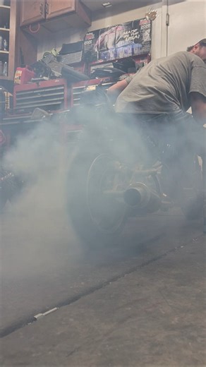 Nitrous scooter burn out insane little gangster getting rowdy #scooter #moped #yahama #suzuki #honda