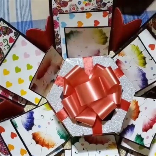 Hexagon Explosion 5 layer box