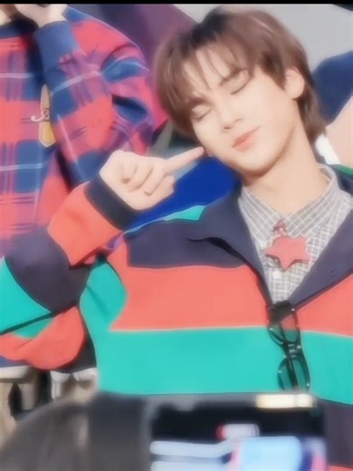 𖦹⋆. He's so Taylor coded, such a cutie @Pat(ji) ᯓ✮₊⊹ #patji #dmd #chirapatttt #fyp #siamdiscoveryxdmdboys