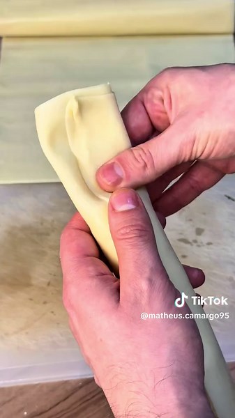 Aprenda a Fazer Enroladinho de Salsicha Delicioso