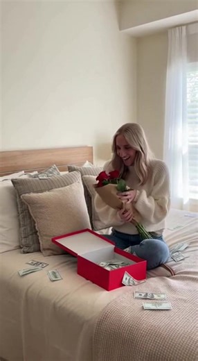 Surprise Box: Cash and Roses Inside! See her joy as a gift box reveals cash and roses! #fblifestyle #AI Generated using Kling AI . . . (For entertainment purposes only. Consult professionals if guidance on activities is presented. No brand affiliation is implied if any are shown. If inspired by true events, creative adaptations may be included. Content may include public footage.) | Fabiosa Better World