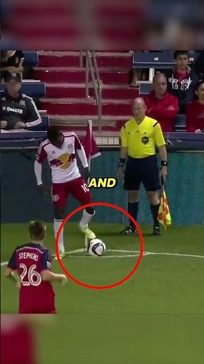 Genius corner kick routine😳